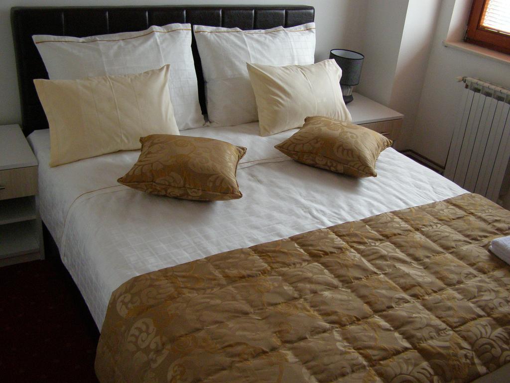 Hotel Arizona Sarajevo Lukavica Экстерьер фото