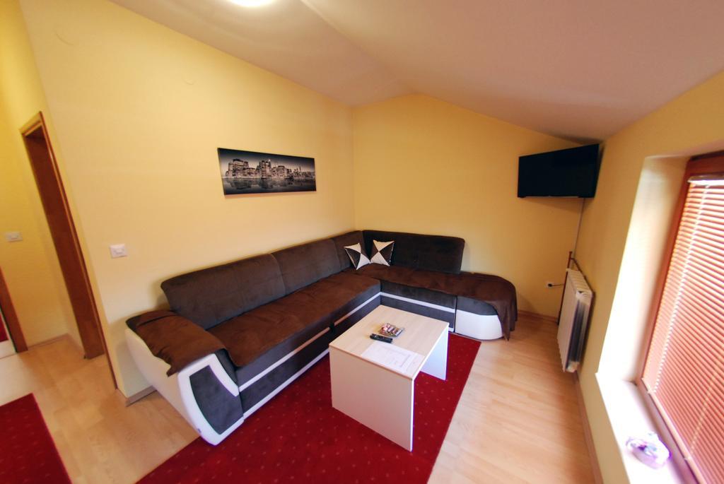 Hotel Arizona Sarajevo Lukavica Экстерьер фото