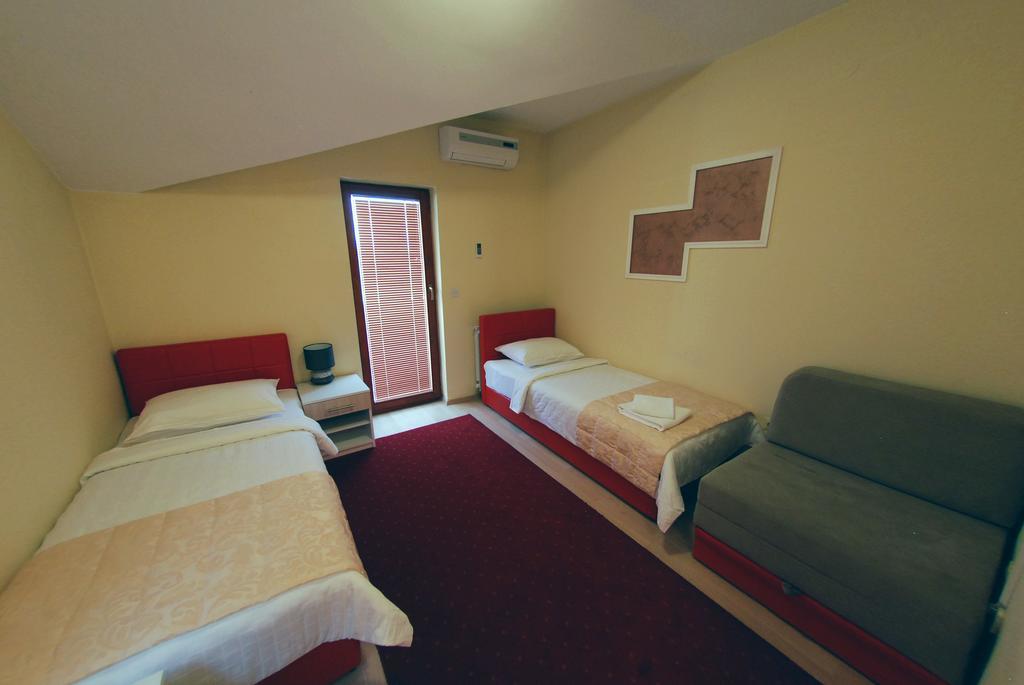 Hotel Arizona Sarajevo Lukavica Экстерьер фото