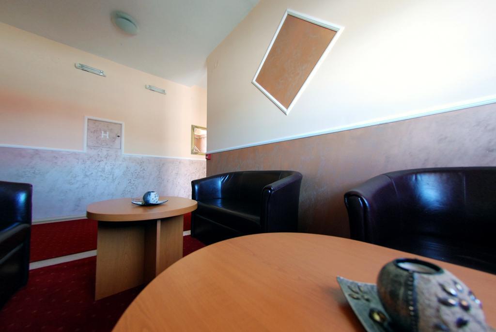 Hotel Arizona Sarajevo Lukavica Экстерьер фото