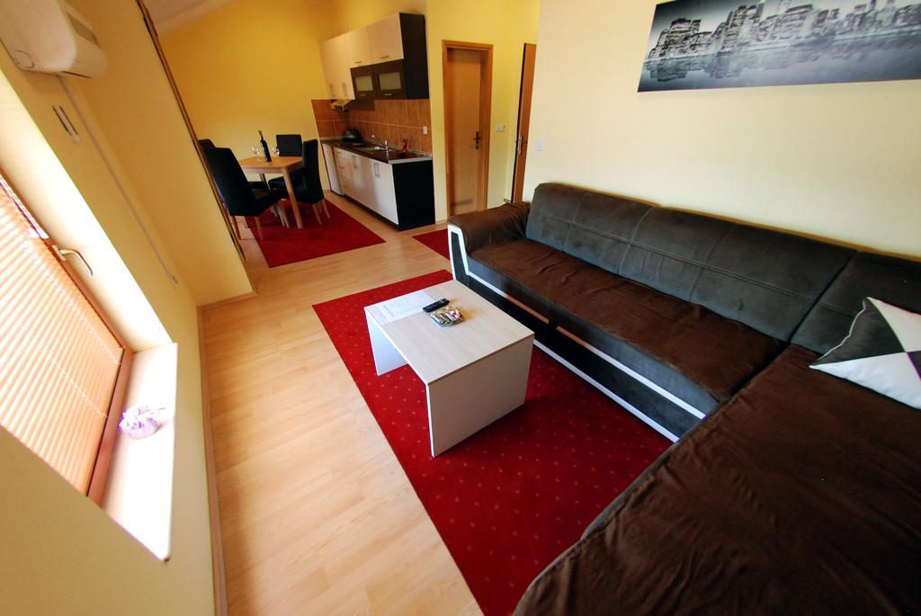 Hotel Arizona Sarajevo Lukavica Экстерьер фото