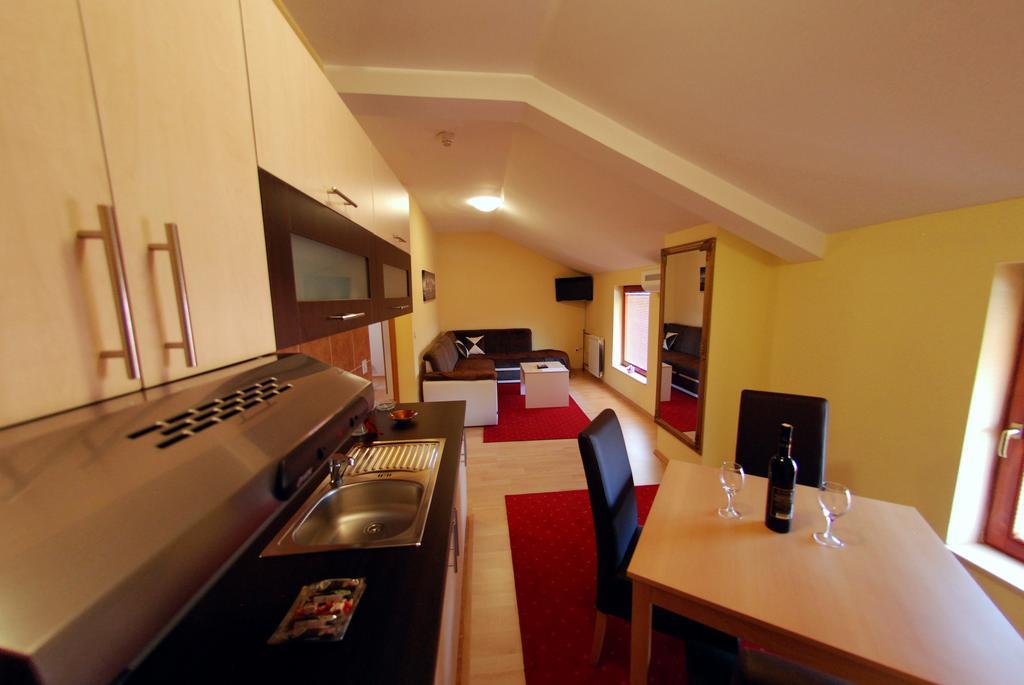 Hotel Arizona Sarajevo Lukavica Экстерьер фото